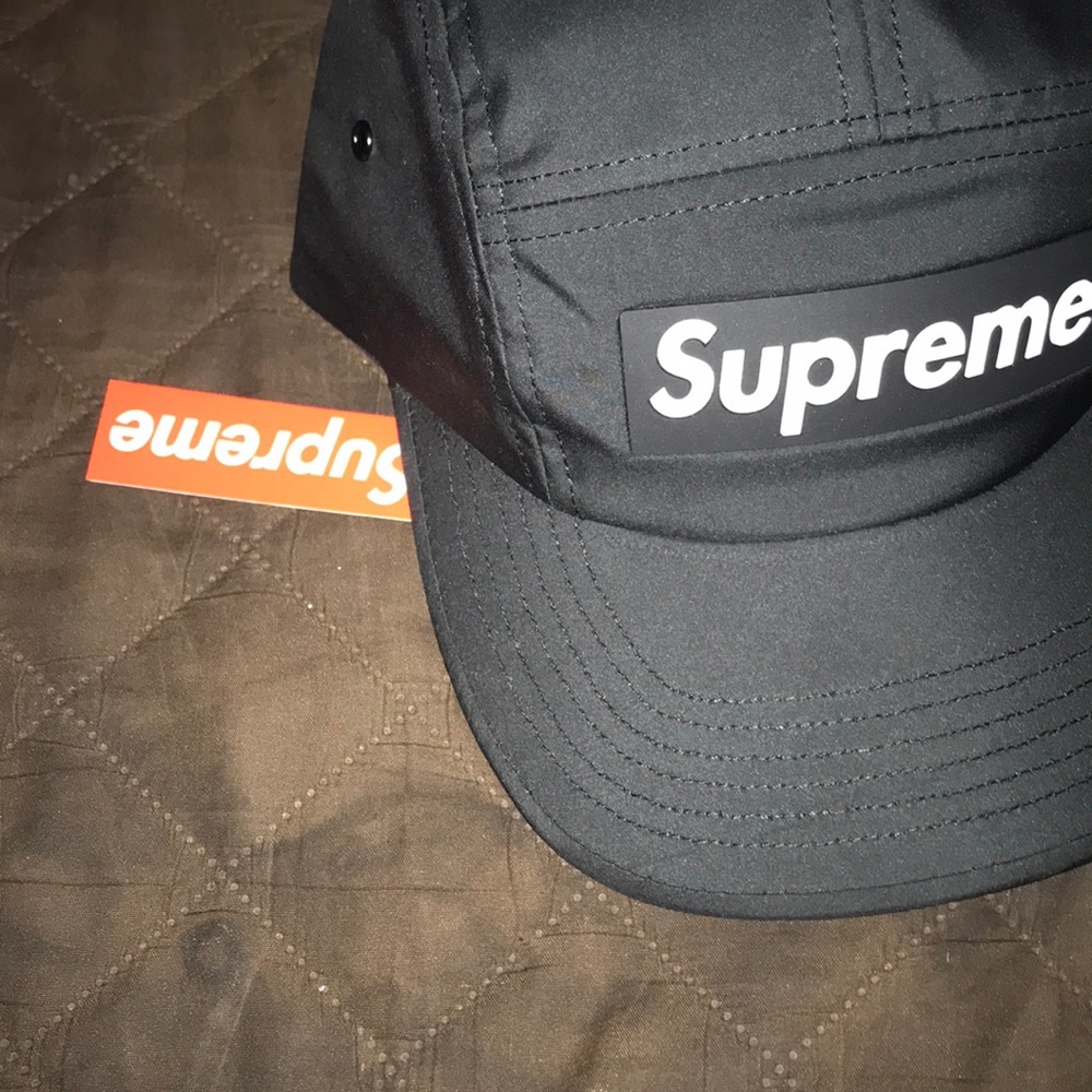 Supreme hat - Picture 2 of 3